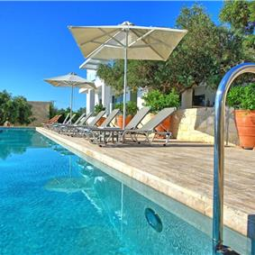 5 bedroom luxury villa with infinity pool, sea views and tennis court near Chania, sleeps 10